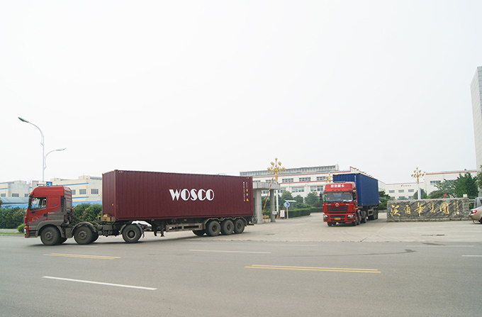 沃爾華集團(tuán)20臺(tái)挖掘機(jī)順利出口中東地區(qū)